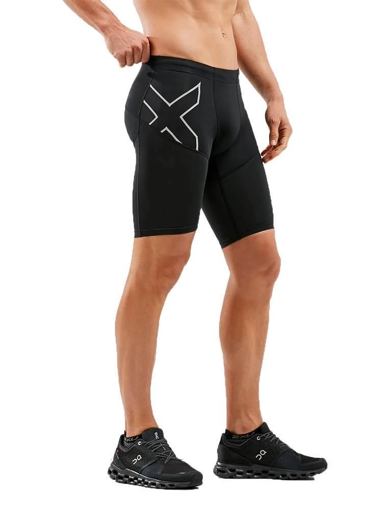 2XU Men's Aero Vent Compression Shorts - Black/ Silver 4 2XU Men's Aero Vent Compression Shorts - Black/ Silver - Image 2
