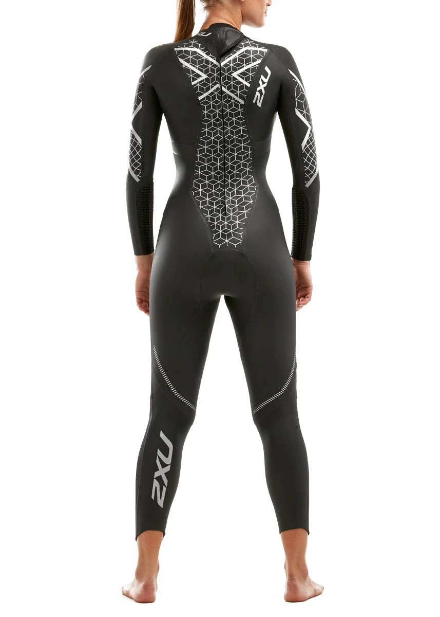 2XU Women's P:2 Propel Wetsuit - Black/Textural Geo 4 2XU Women's P:2 Propel Wetsuit - Black/Textural Geo - Image 2